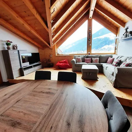 Apartament Lora