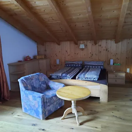 Lora Apartament